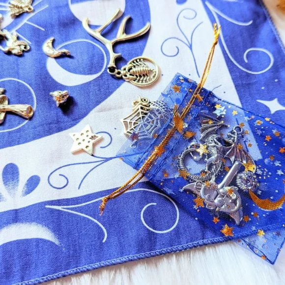 Charm Casting Kit | Goddess Provisions - Picture 3 of 7